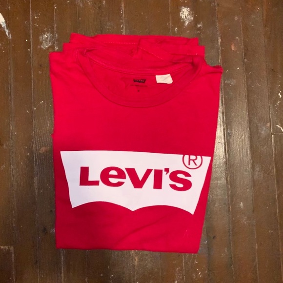 levis batwing tee